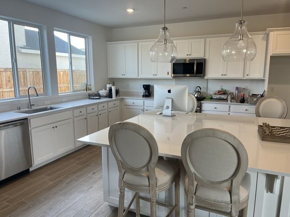 9400 Willow Terrace Dr, Shafter, CA 93263