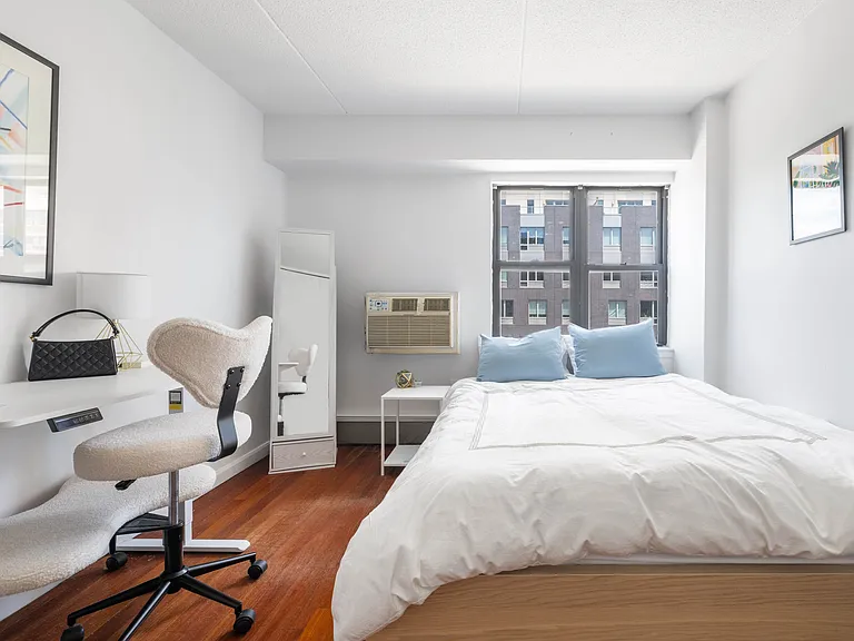 220 Manhattan Ave #5H — Photo 9