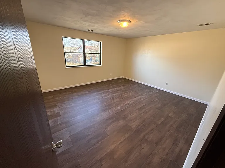 947 Belle Valley Dr — Photo 8