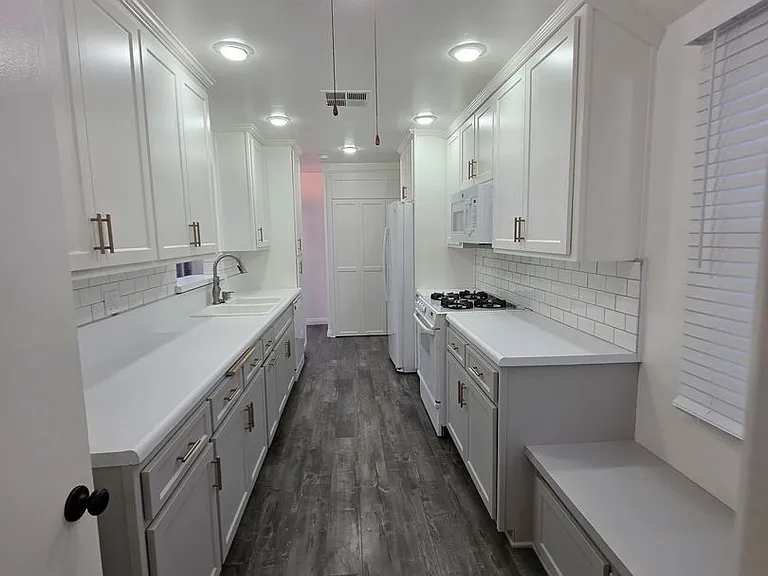 11324 Whitley St — Photo 7