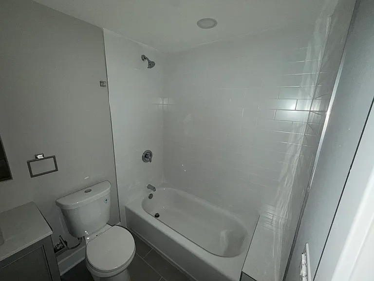 1201 Lindley Ave #1 — Photo 8