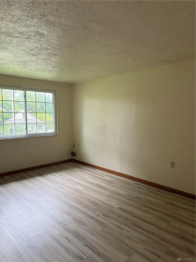 2 bed, 1.0 bath, 850 sqft, $950 — Photo 1