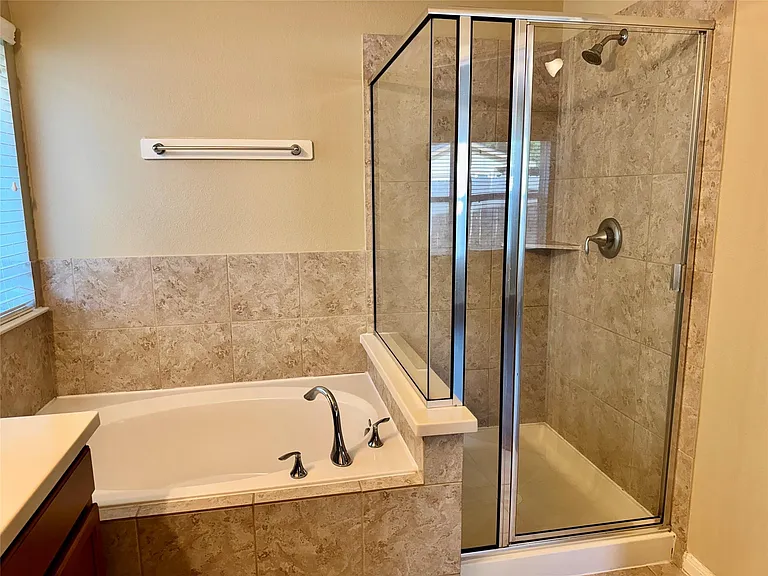 2303 Corry Crest Cir — Photo 14