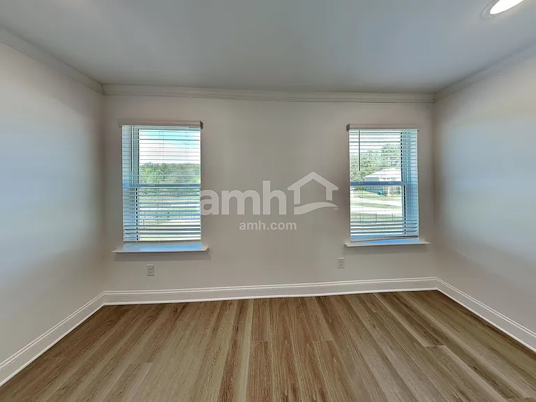 1208 Livengood Way — Photo 11