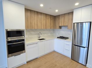 13387 Old Yale Rd #1410, Surrey, BC V3T 3B1