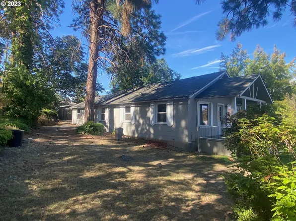 1902 W Scenic Dr, The Dalles, OR 97058