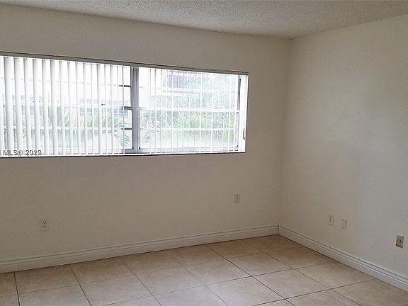 5th image of 403 NW 72nd Ave APT 314