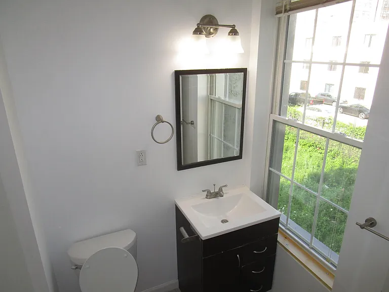 1215 N 15th St #2 — Photo 5