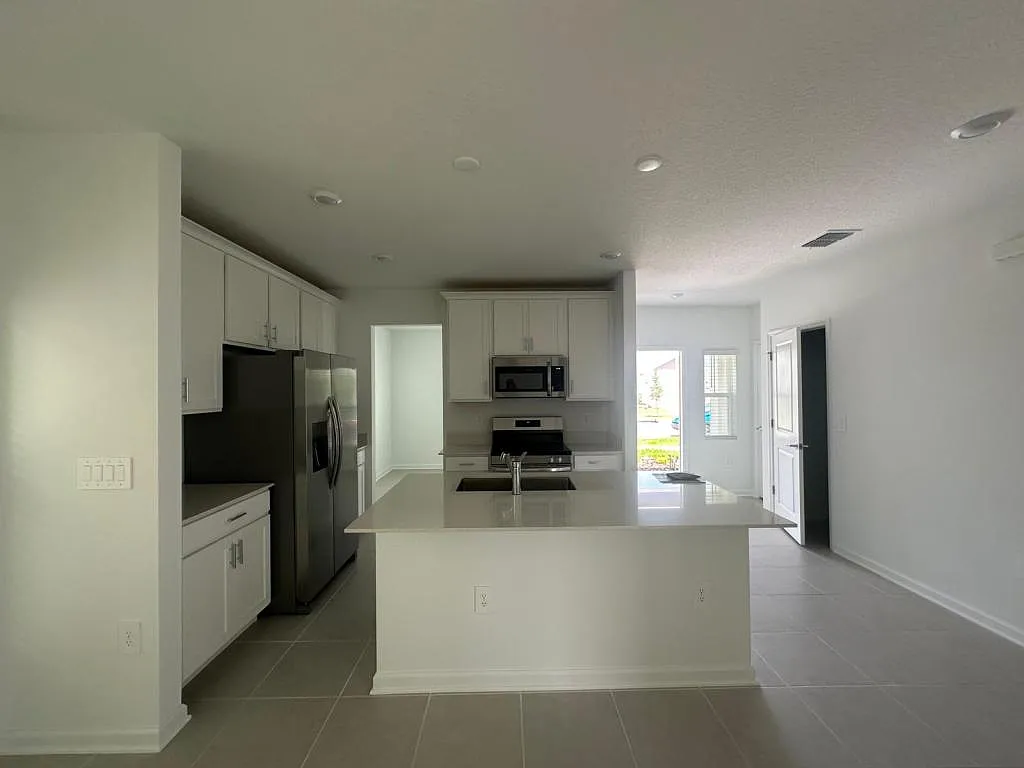 2895 Transformation Wy — Photo 2