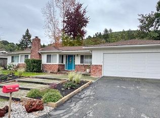 310 Deerfield Dr, Moraga, CA 94556
