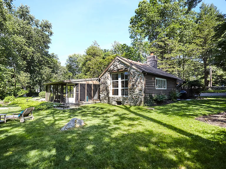 94 Partrick Rd — Photo 2