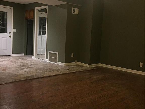 2nd image of 20 Curwood Ct