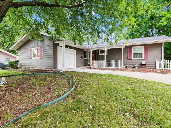 317 E Holiday Dr, Decatur, IL 62526