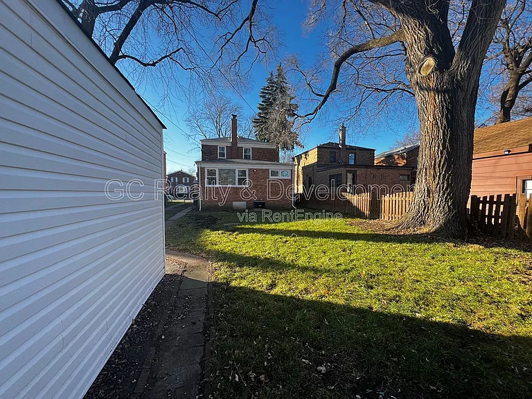 9121 S Utica Ave — Photo 25