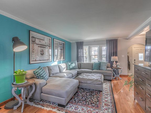 4th image of 1026 W Gregory Blvd