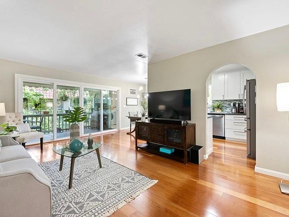 4th image of 2775 Mauricia Ave #B