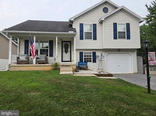 136 S Phillips Ave, Waynesboro, PA 17268