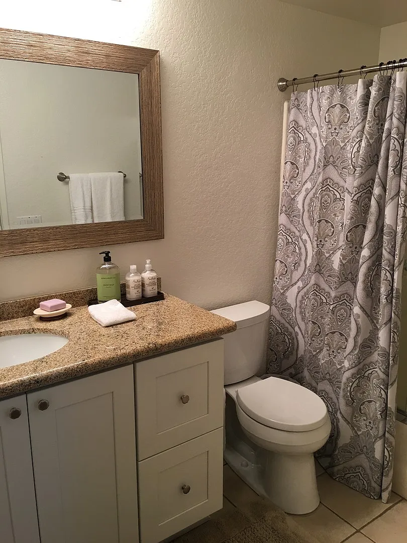 Stylish Fully Furnished 3BR/2BA Home in Charming Hillcrest — Photo 4