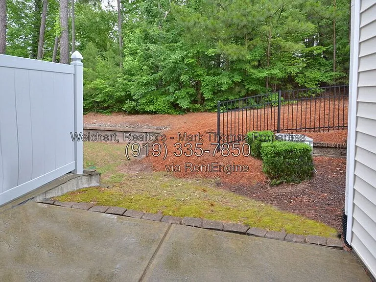 100 Stratford Lakes Drive 324 #324 — Photo 17