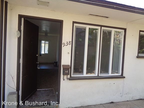 5th image of 936 Chalcedony St
