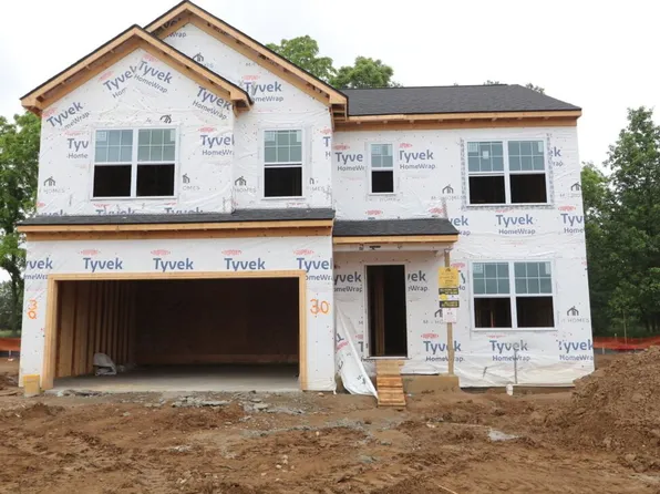 620 Countryside Dr, Chelsea, MI 48118