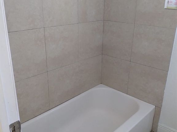 5th image of 955 Marseille Dr APT 3