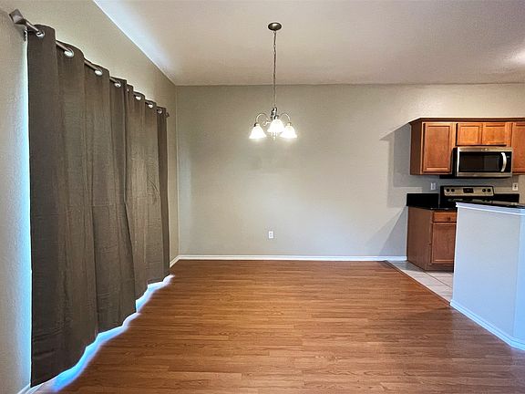 5th image of 1203 Reseda Dr
