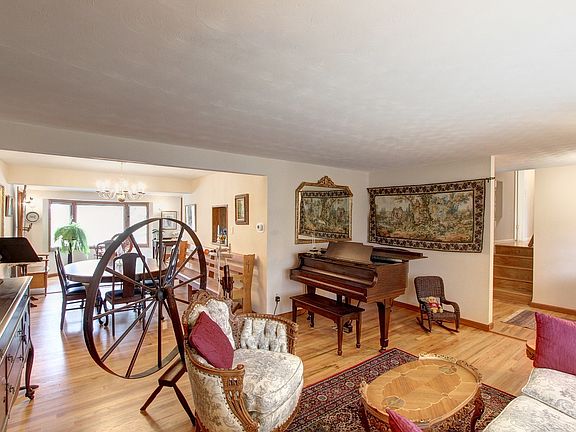 4th image of 2623 Taft St