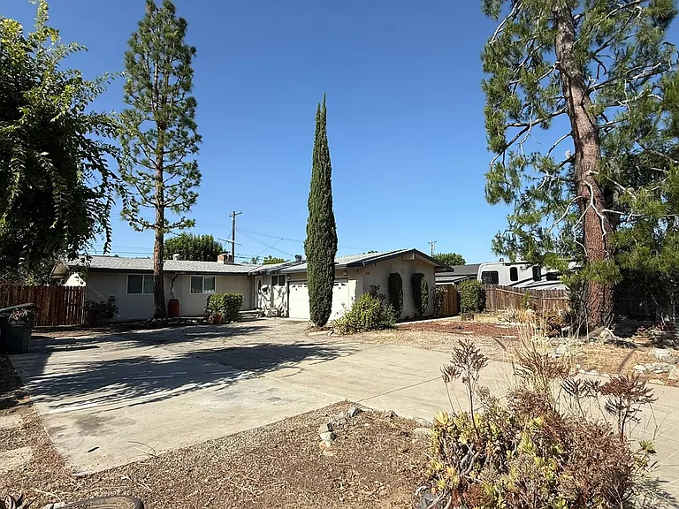 1002 E Walnut Ave — Photo 30