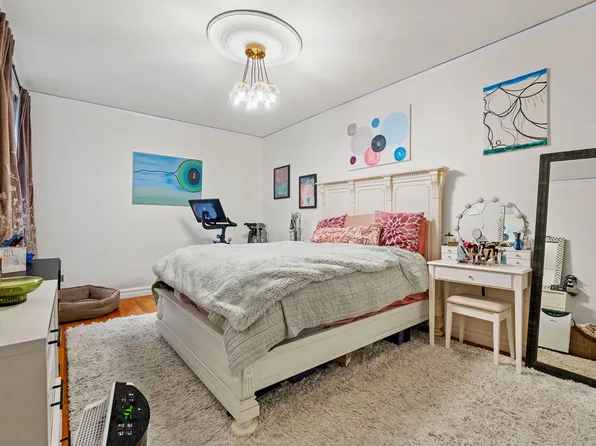 225 East 74th Street image 8 of 10