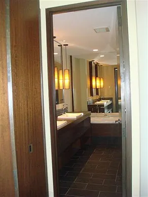 Rented by La Seven Inc. | media 23