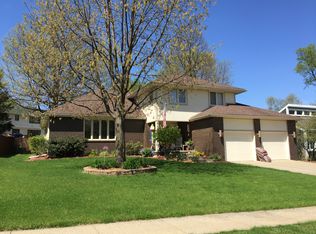 1734 NW 108th St, Clive, IA 50325