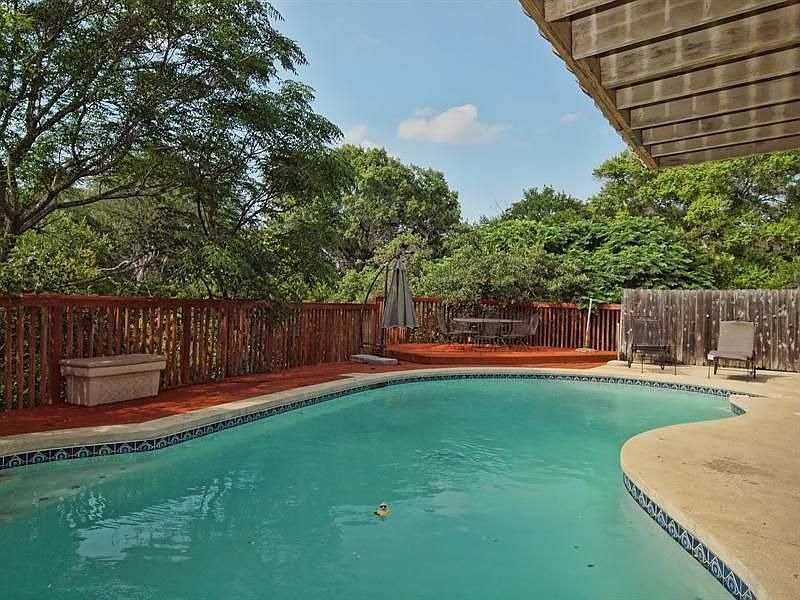 1st image of 2940 Thousand Oaks Dr