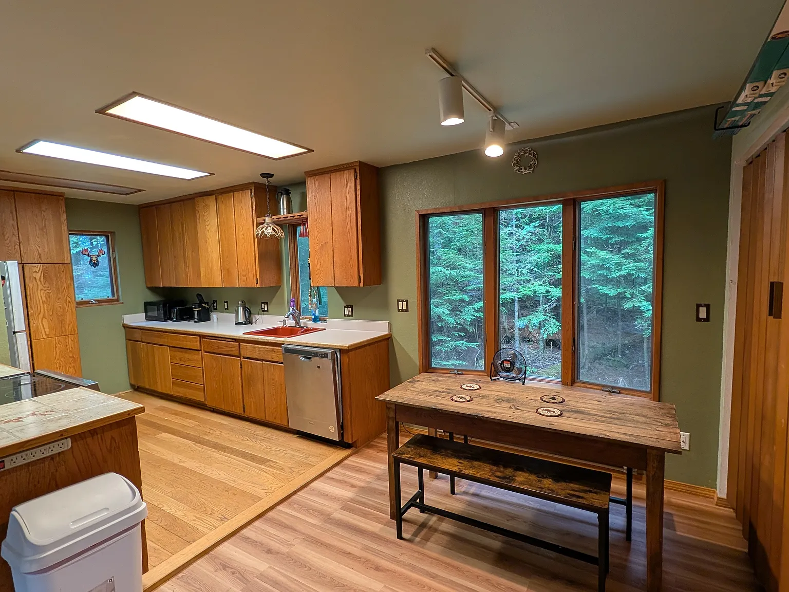 2 bed, 1.5 bath, 1100 sqft, $3,200 — Photo 3