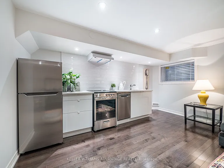 122 Boardwalk Dr #LOWER — Photo 23