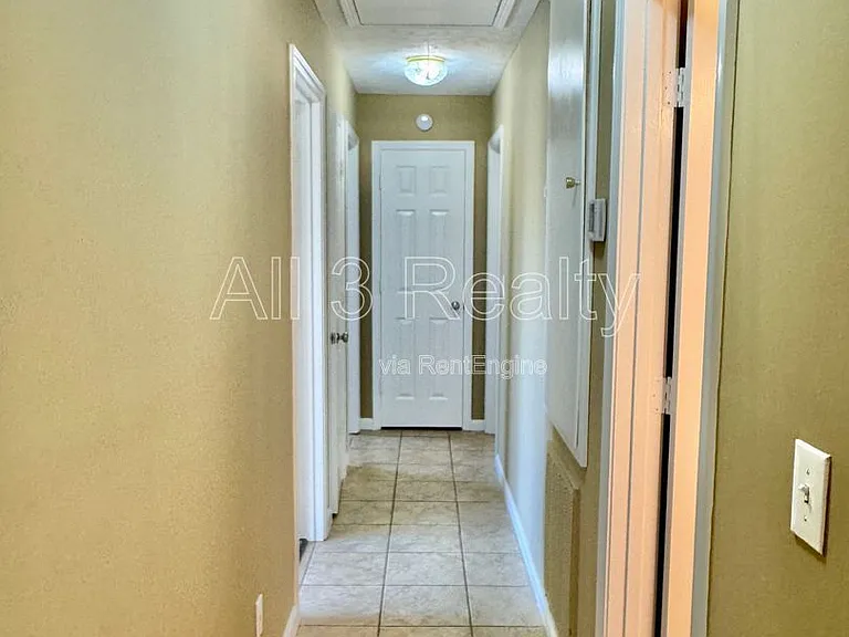 6917 Oak Side Dr — Photo 18
