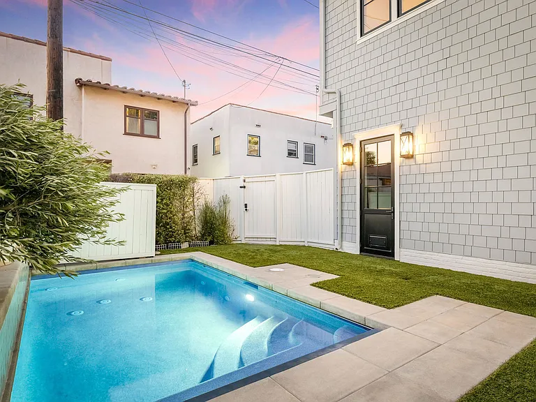 153 Granada Ave — Photo 51
