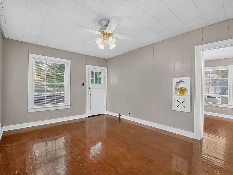 4205 Avenue B #GARAPT — Photo 7