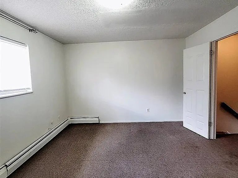 49 Chestnut Dr #B — Photo 9