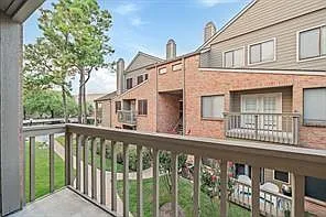 2023 Gentryside Dr #204