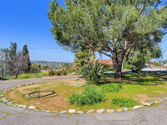 5th image of 2298 Alta Vista Dr
