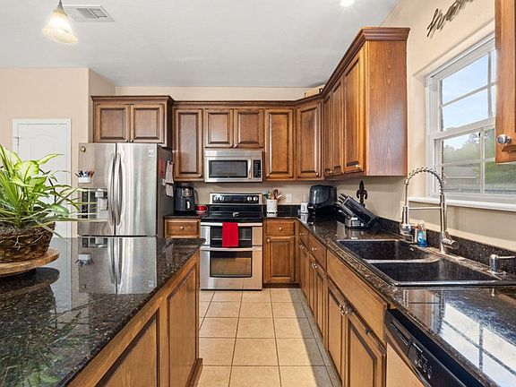 5th image of 315 Veterans Ln