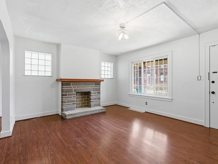 240 Ridgewood Ave — Photo 15