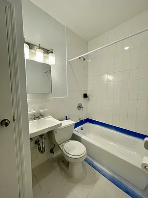 Rented by Bond New York | media 19