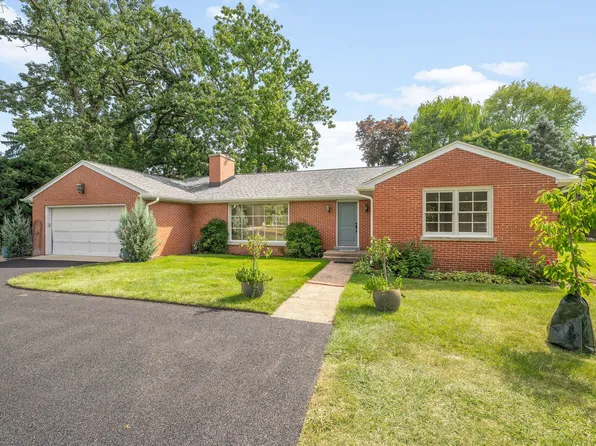 985 W Deerpath, Lake Forest, IL 60045