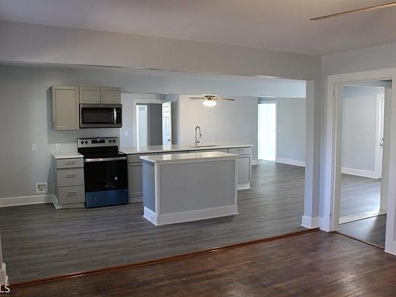 4th image of 106 E Jones Ave