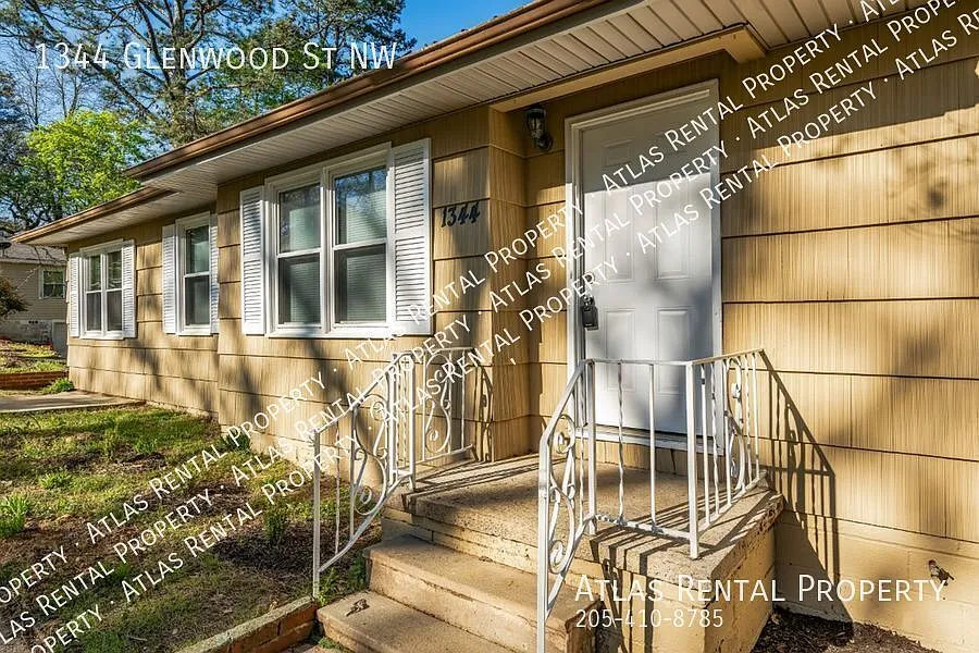 Unique Layout! Renovated Home with Private Guest or In-Law Suite — Photo 4