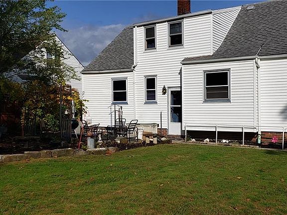 3rd image of 2727 Hilltop Dr