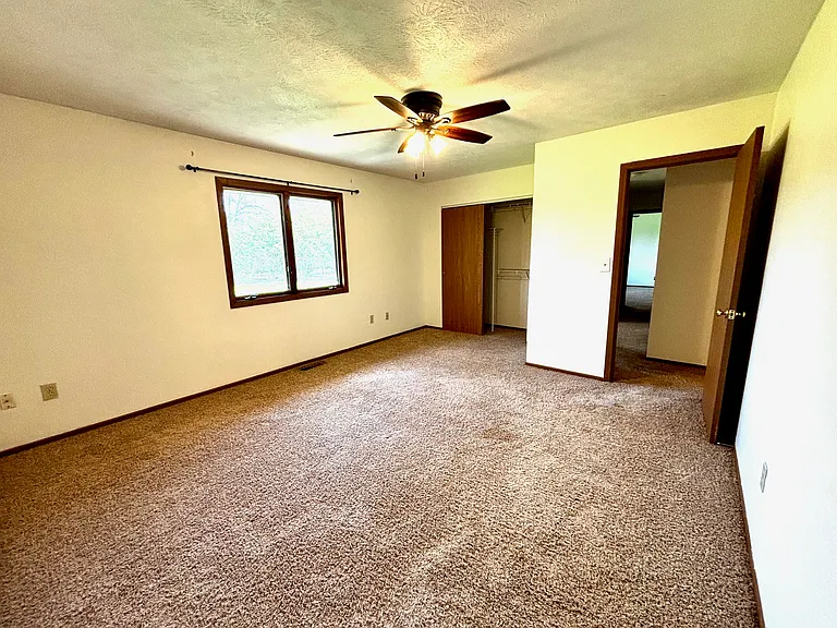 1552 Brook Park Dr — Photo 9