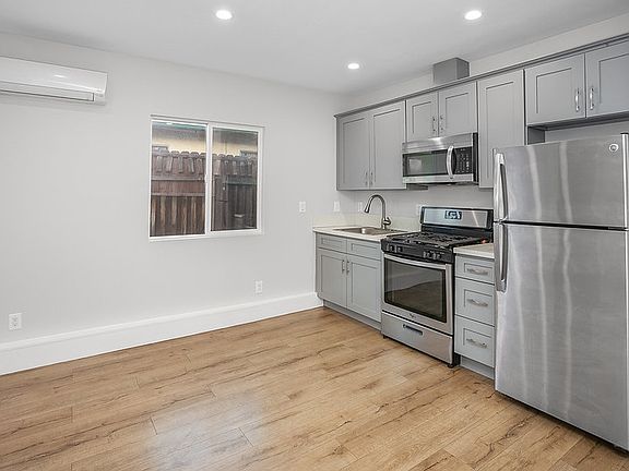 3rd image of 10836 Stanwin Ave